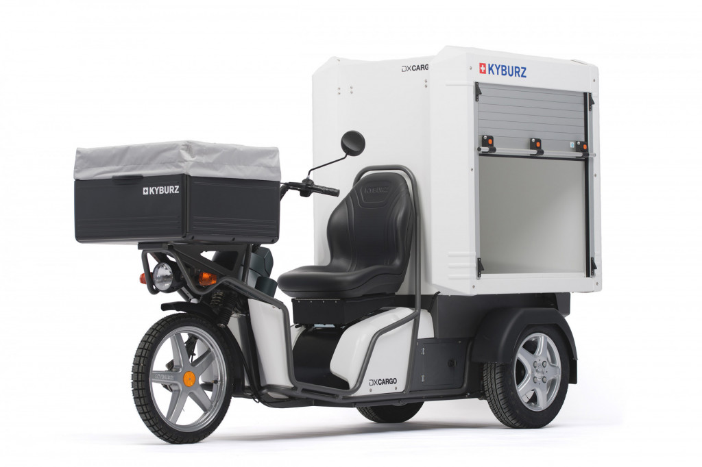 DXCargo: Aufbau mit seitlichen Rollladen