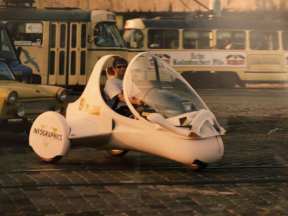 Martin Kyburz fährt den Cheetah an der Tour de Sol 92