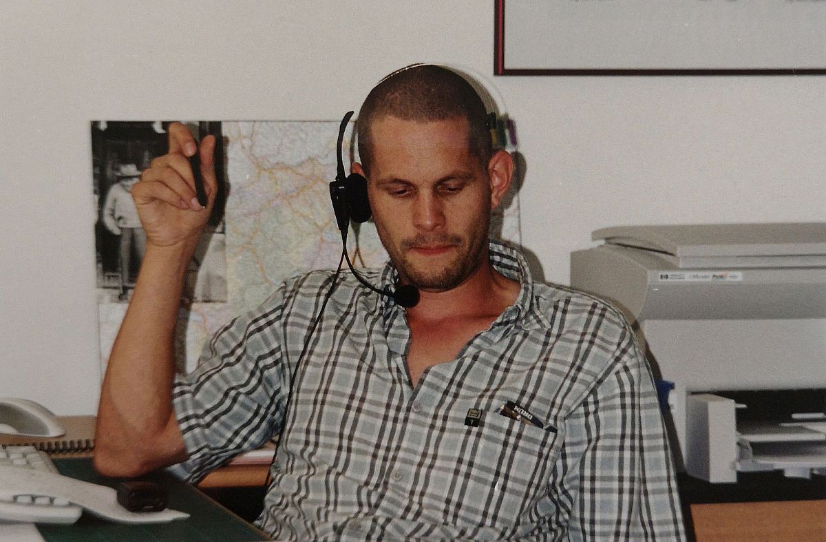 Lukas Jenni, der neue Kyburzverkäufer mit einem Headset